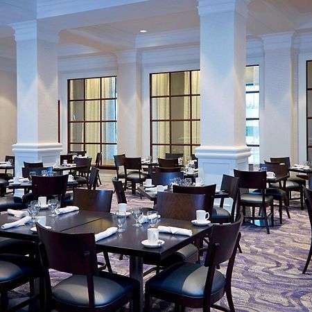 Milwaukee Marriott West Hotel Waukesha Exterior photo